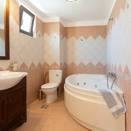 Lejlighedshotel Finiki Plaza 3*