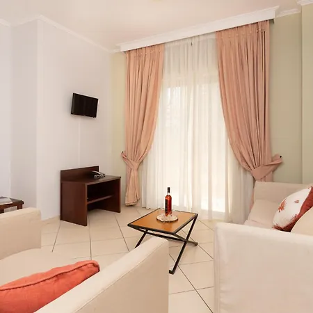 Finiki Plaza Lejlighedshotel 3*