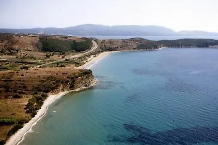 Finiki Plaza 3*