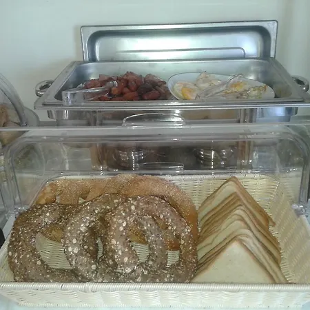 Finiki Plaza 메토니