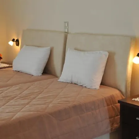 Finiki Plaza 아파트호텔