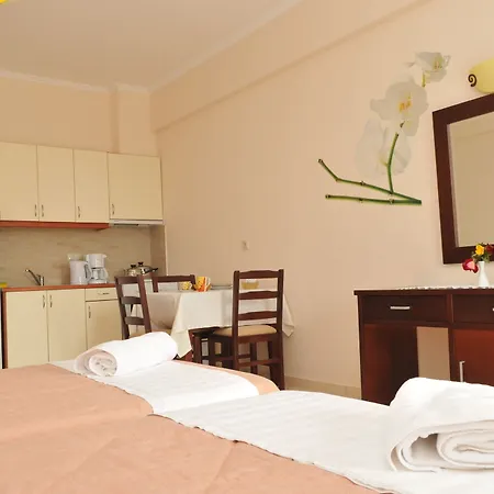 Finiki Plaza 3*