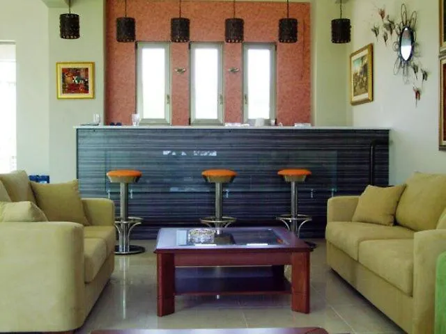 شقة فندقية Finiki Plaza