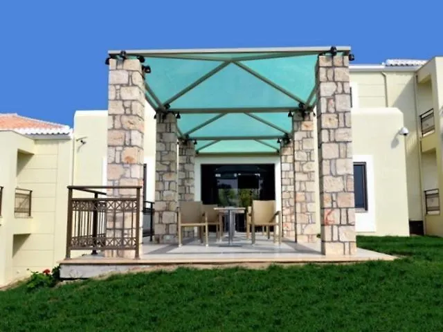 Finiki Plaza ميثوني