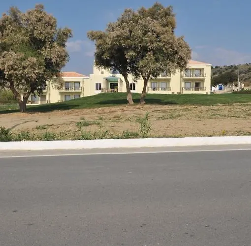 Finiki Plaza 3* ميثوني