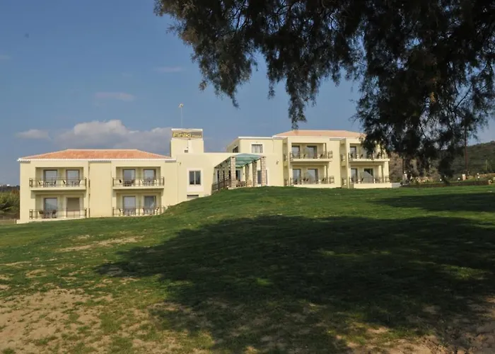Finiki Plaza 3*