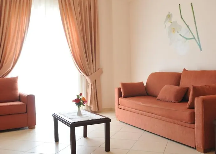 Finiki Plaza شقة فندقية
