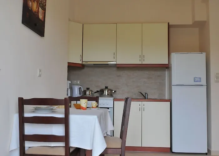 Finiki Plaza شقة فندقية 3*