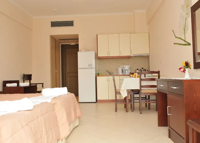 Finiki Plaza 3* ميثوني