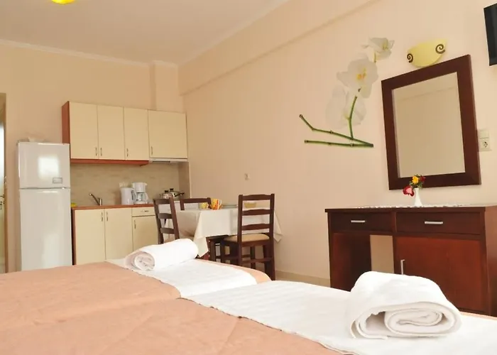 Finiki Plaza 3*