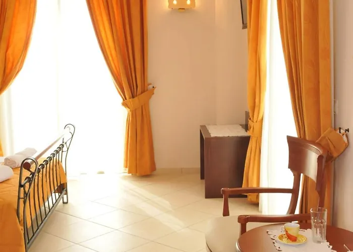 Finiki Plaza ميثوني