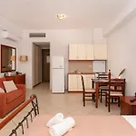Finiki Plaza 3* Метони