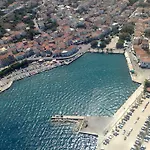 Finiki Plaza Апарт-отель Метони