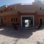 Finiki Plaza Апарт-отель Метони