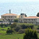 Finiki Plaza 3*