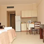 Finiki Plaza 3* Метони