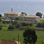 Finiki Plaza
