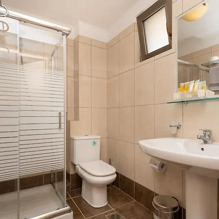 Aparthotel Finiki Plaza 3*