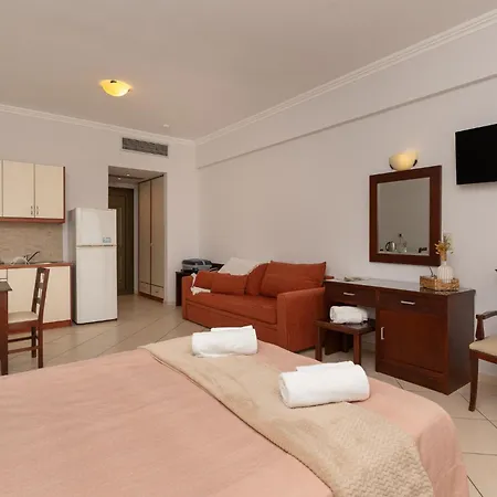 Finiki Plaza 3*