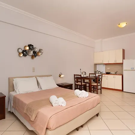 Finiki Plaza 3*