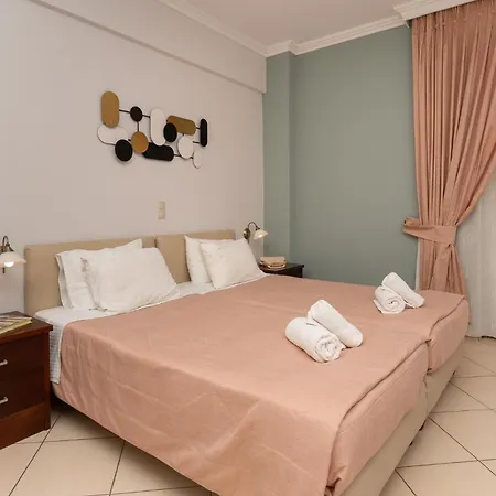 Finiki Plaza Apartahotel