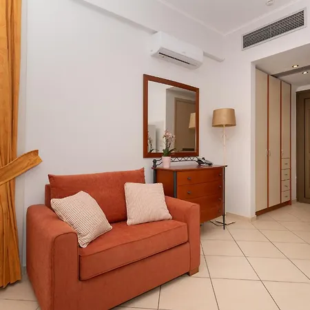 Finiki Plaza 3* Methoni (Messenia)