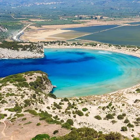 Finiki Plaza 3* メトーニ