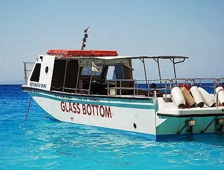 アパートホテル Finiki Plaza