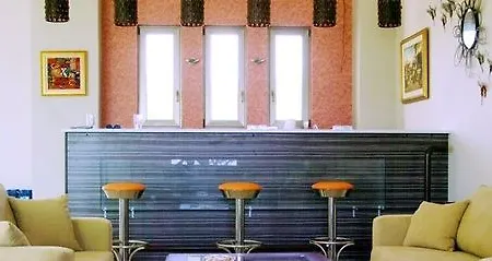 Finiki Plaza アパートホテル 3*