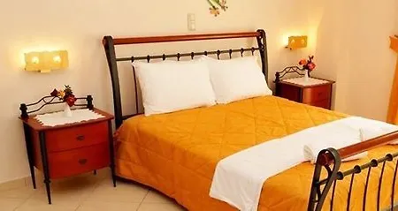 Lejlighedshotel Finiki Plaza