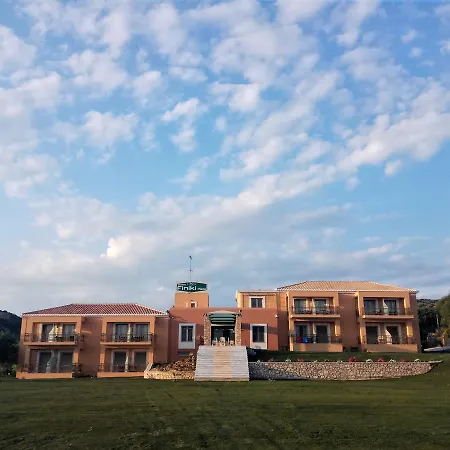 Finiki Plaza Lägenhetshotell 3*