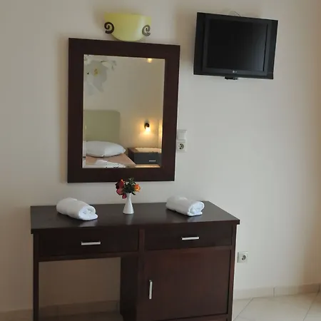 Finiki Plaza Apartahotel