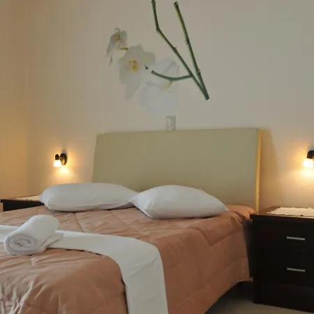 Lejlighedshotel Finiki Plaza