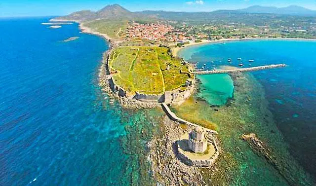 Apartmanhotel Finiki Plaza 3*