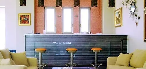 Finiki Plaza Apartmanhotel 3*